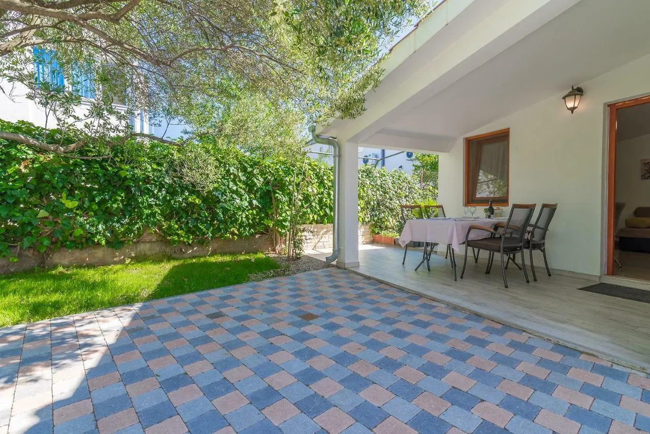 Apartments Coronata Biograd Na Moru Croatia